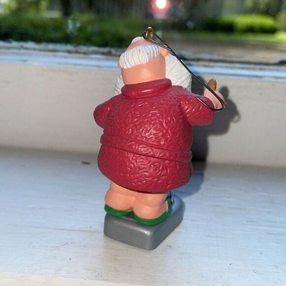 Vintage Hallmark 1986 “Tipping the Scales” Santa on a weight scale ornament - Picture 3 of 7